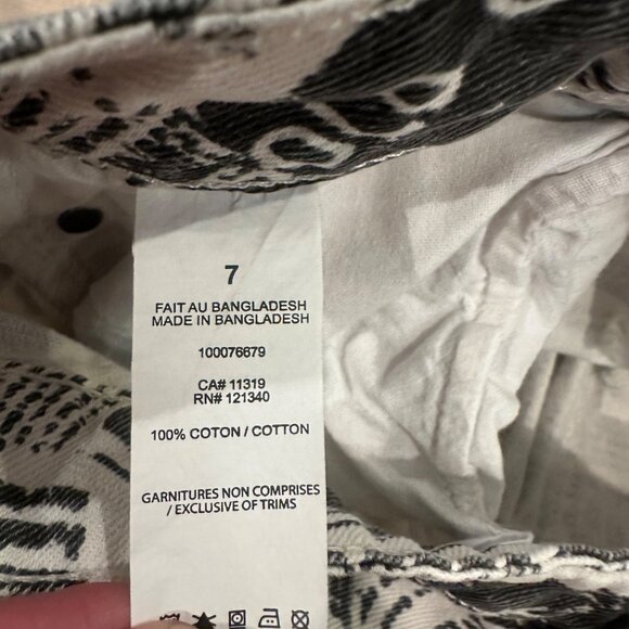 GARAGE DENIM WOMENS BLACK AND WHITE NEWSPAPER PRINT FLARE LEG JEANS 07/28 - Picture 10 of 10